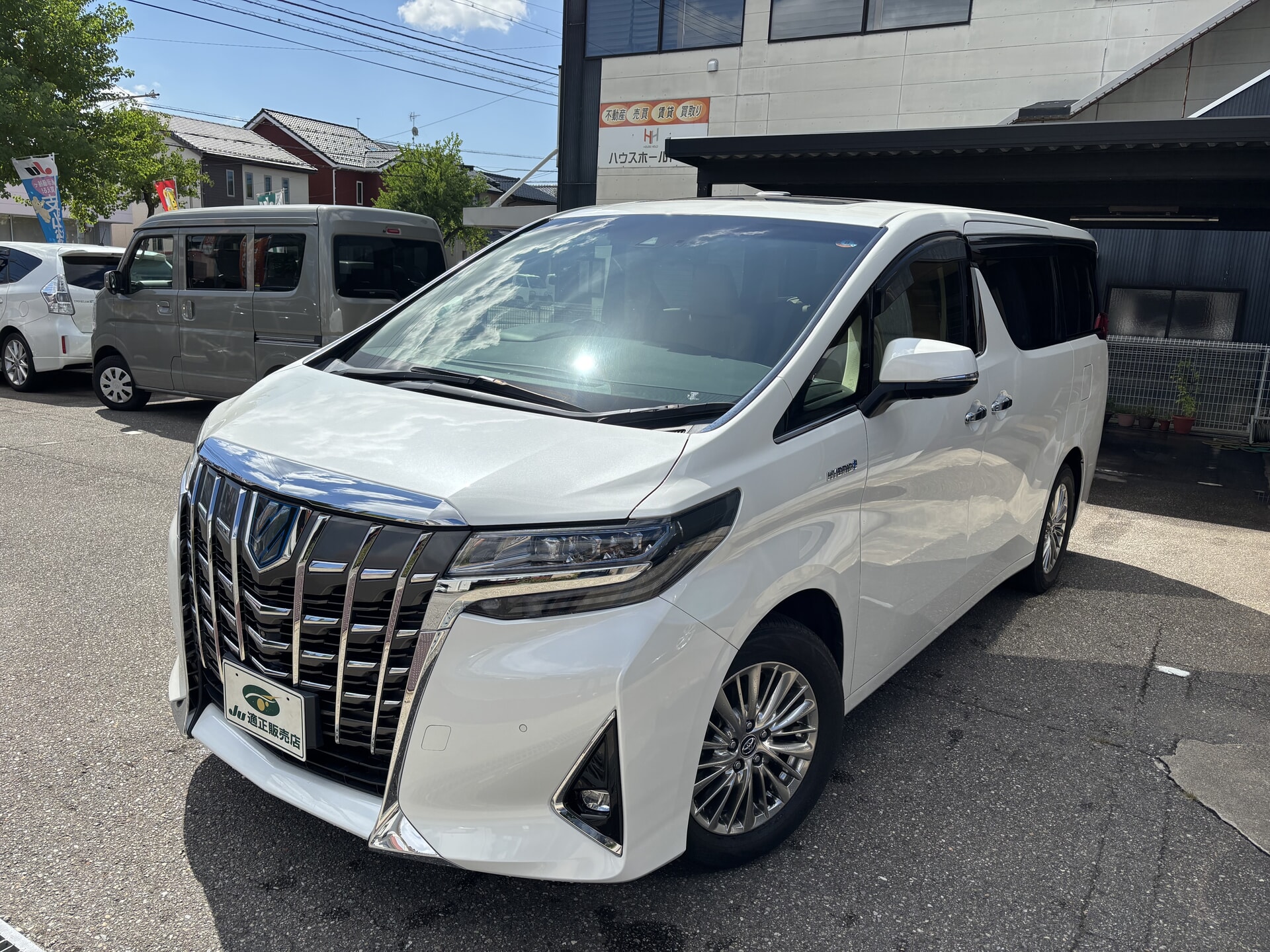 トヨタ　アルファードハイブリッド　４WD